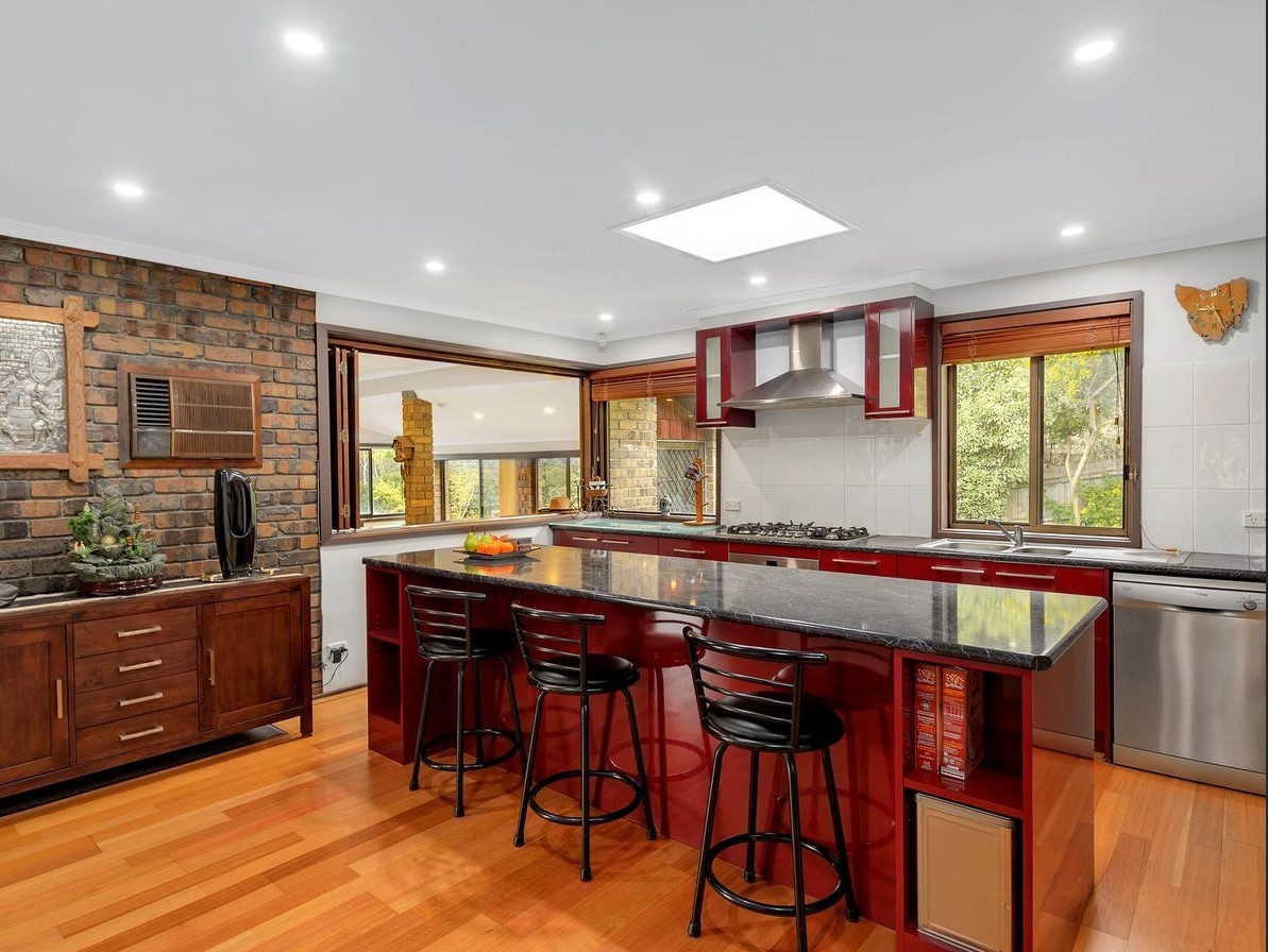 8 Rangeview Road, Donvale, VIC 3111, Donvale - Thumbnail 3