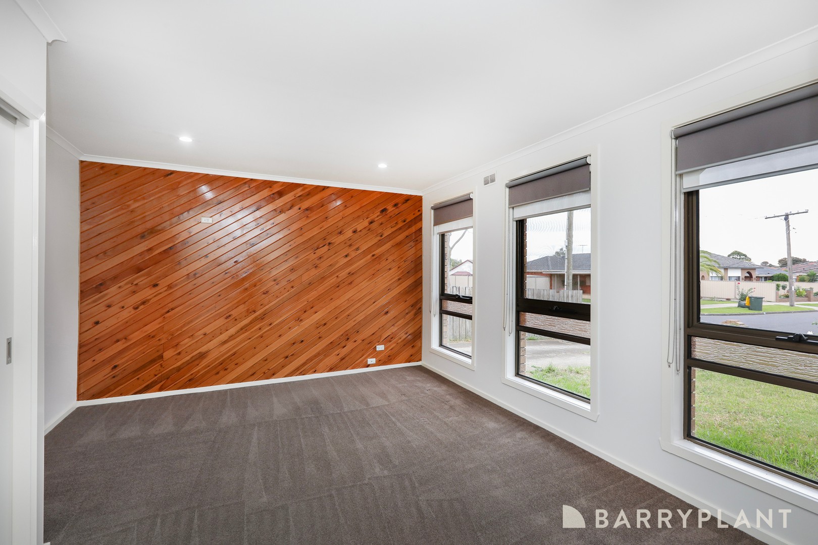 8 Raydon Court, Deer Park, VIC 3023, Deer Park - Thumbnail 3