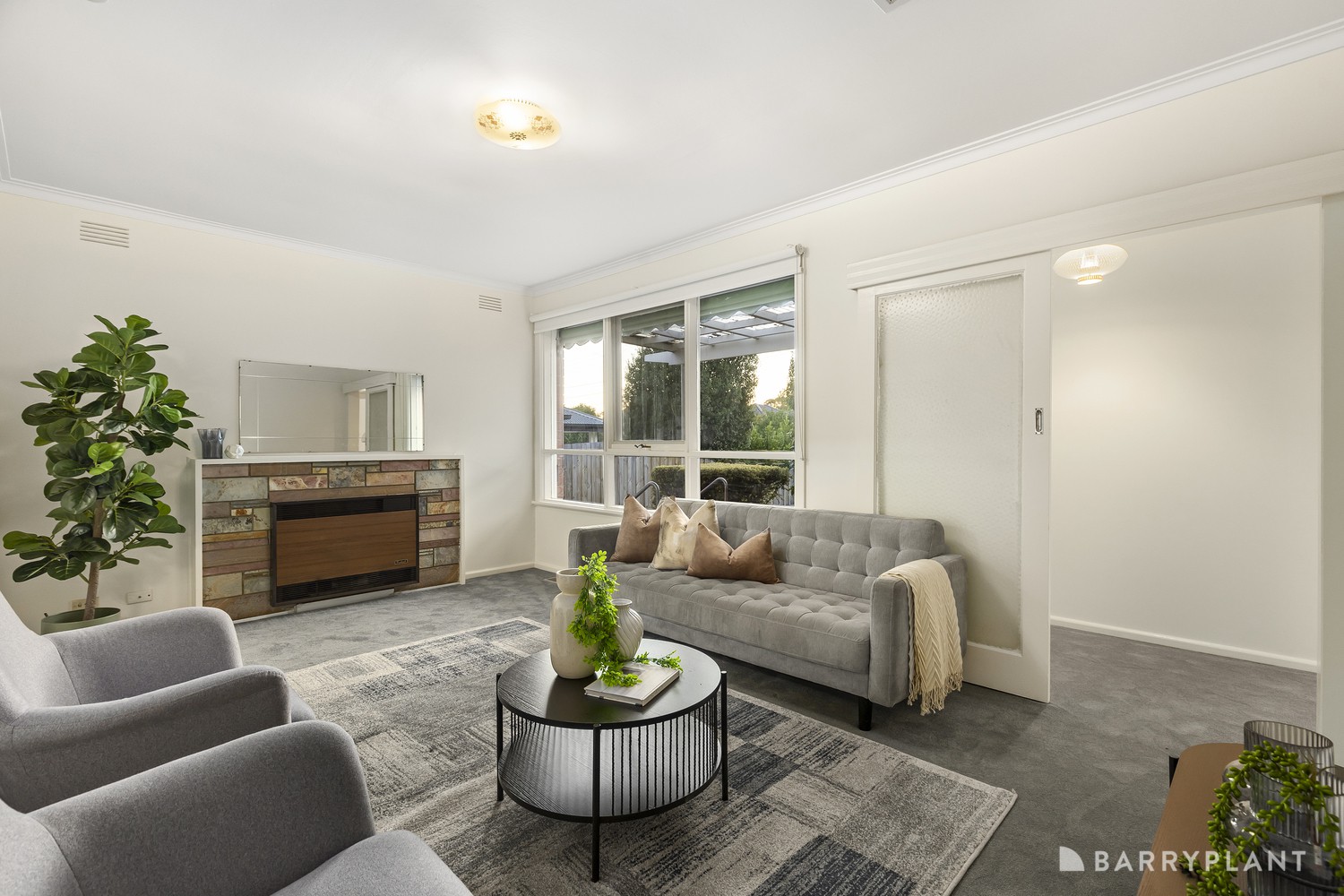 8 Regis Court, Watsonia, VIC 3087 - Thumbnail 2 - 20/02/2025