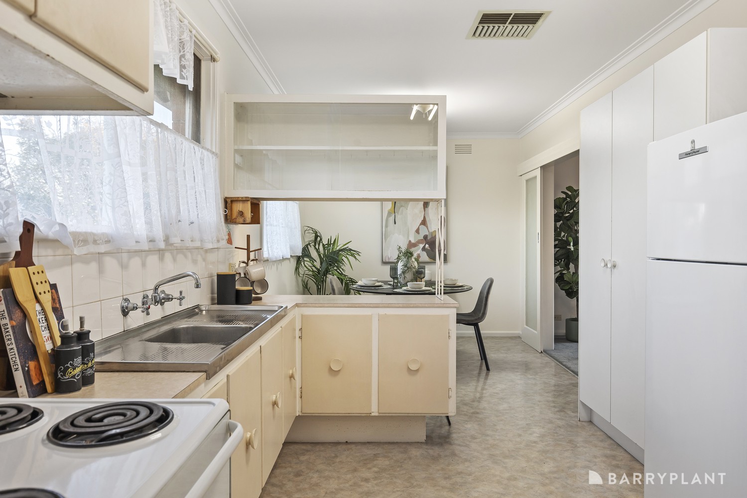 8 Regis Court, Watsonia, VIC 3087, Watsonia - Thumbnail 3