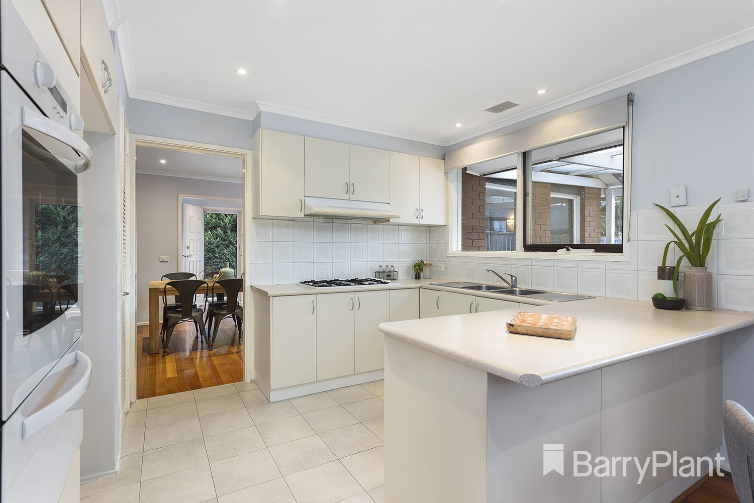 8 Reynolds AvenueWheelers Hill, VIC 3150, Wheelers Hill - Thumbnail 2