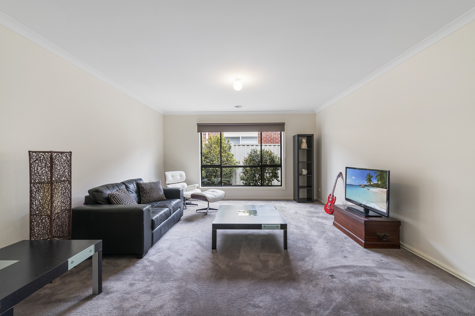 8 Ridgegreen View, Caroline Springs, VIC 3023 - Thumbnail 2 - 09/12/2021