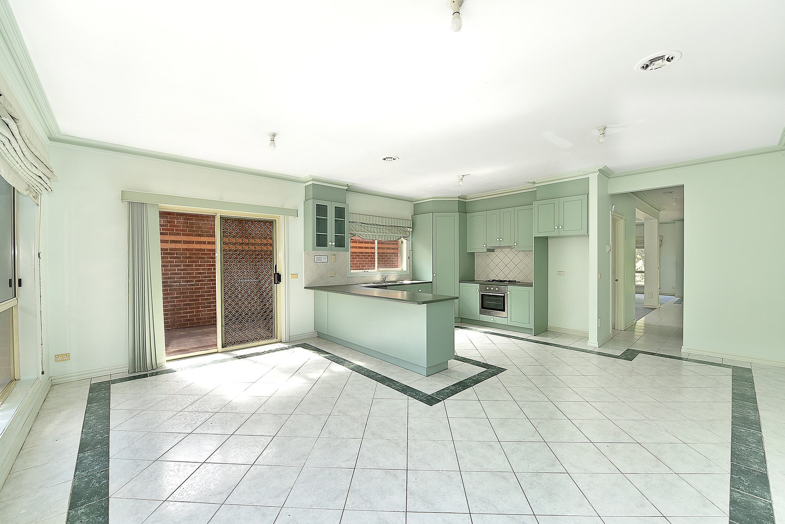 8 Rimcross Drive, Keilor East, VIC 3033, Keilor East - Thumbnail 4