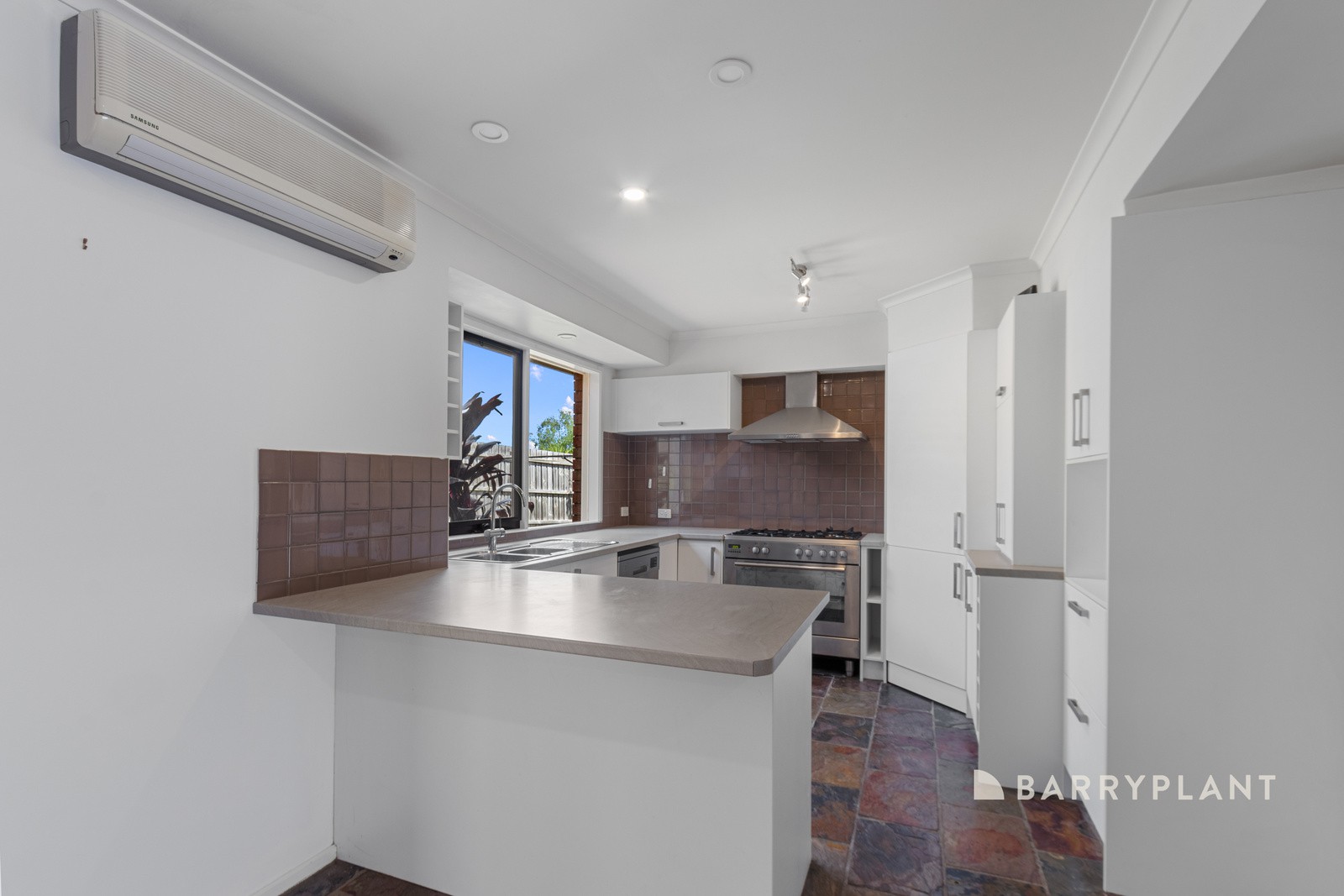 8 Robbie Close, Rowville, VIC 3178, Rowville - Thumbnail 6