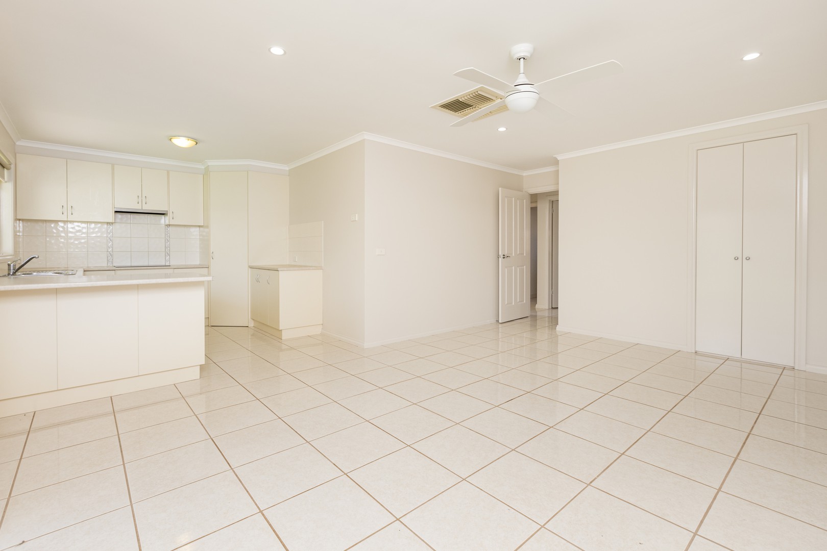8 Rodeo Drive, Mildura, VIC 3500 - Thumbnail 2 - 15/12/2025