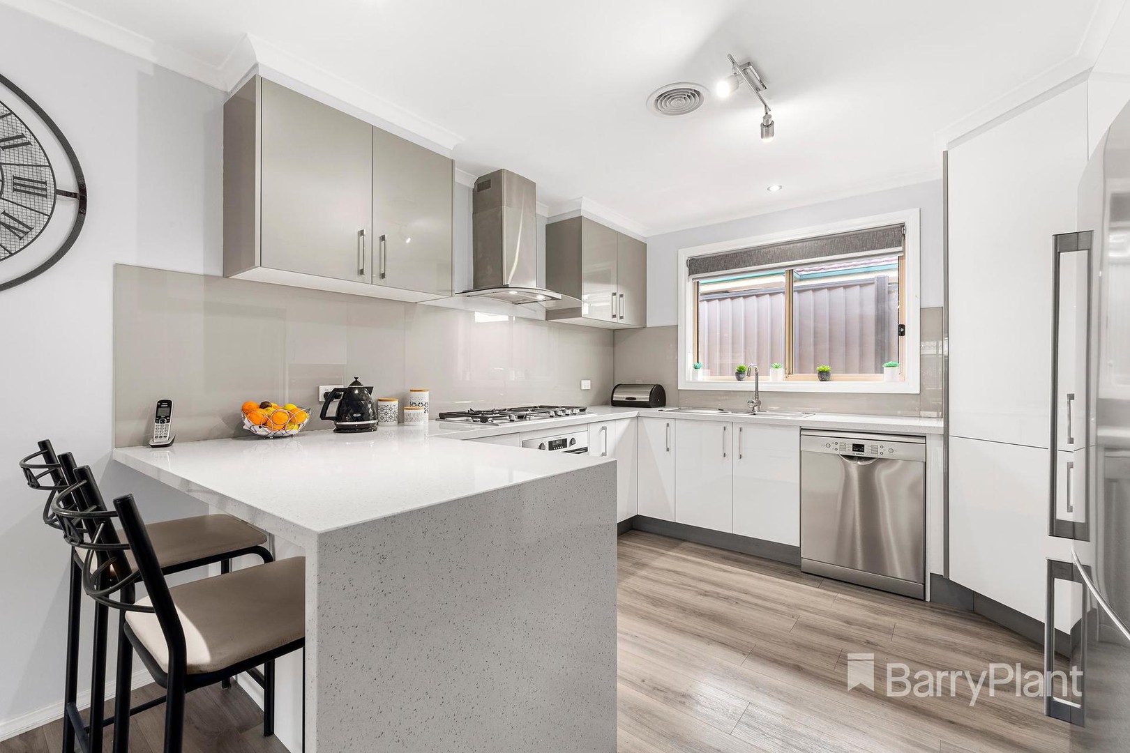 8 Romeo CourtMill Park, VIC 3082, Mill Park - Thumbnail 3