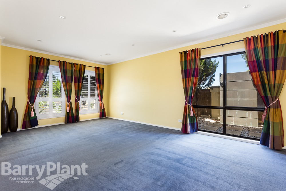 8 Ronaldsay Place, Point Cook, VIC 3030, Point Cook - Thumbnail 5