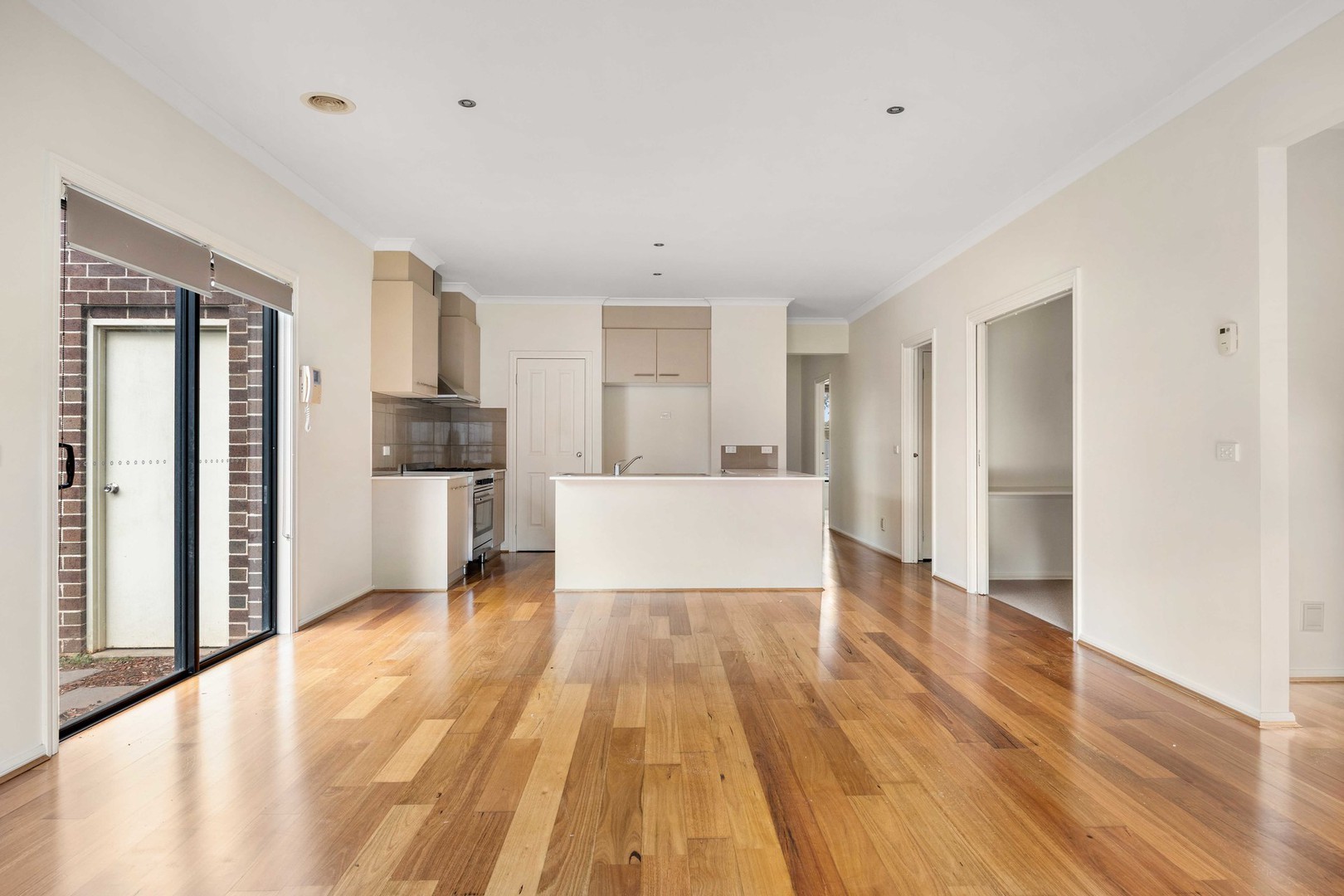 8 Rosella Crescent, Caroline Springs, VIC 3023, Caroline Springs - Thumbnail 3