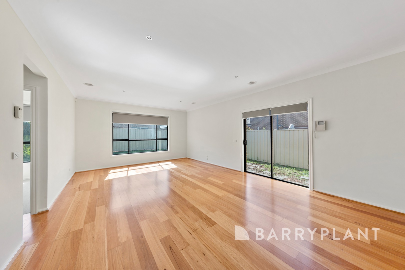 8 Rosella Crescent, Caroline Springs, VIC 3023 - Thumbnail 2 - 08/09/2026