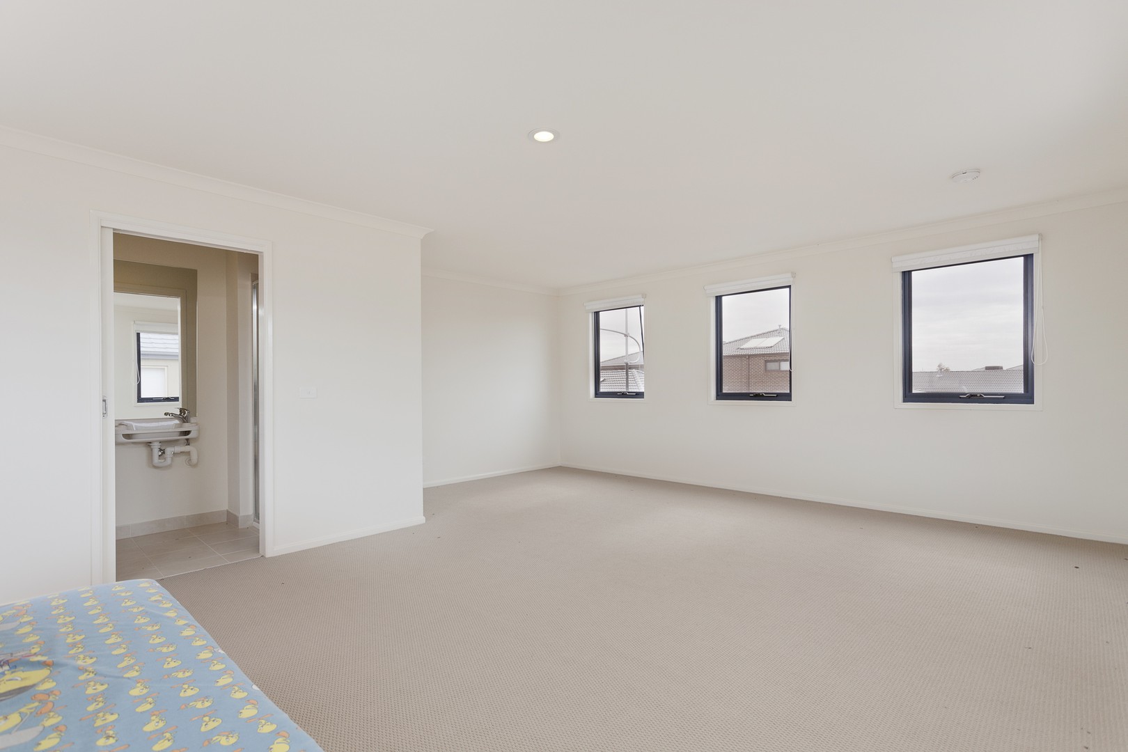 8 Royal Circuit, Point Cook, VIC 3030, Point Cook - Thumbnail 3