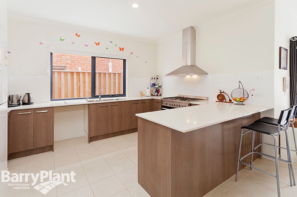 8 Royal Circuit, Point Cook, VIC 3030, Point Cook - Thumbnail 4