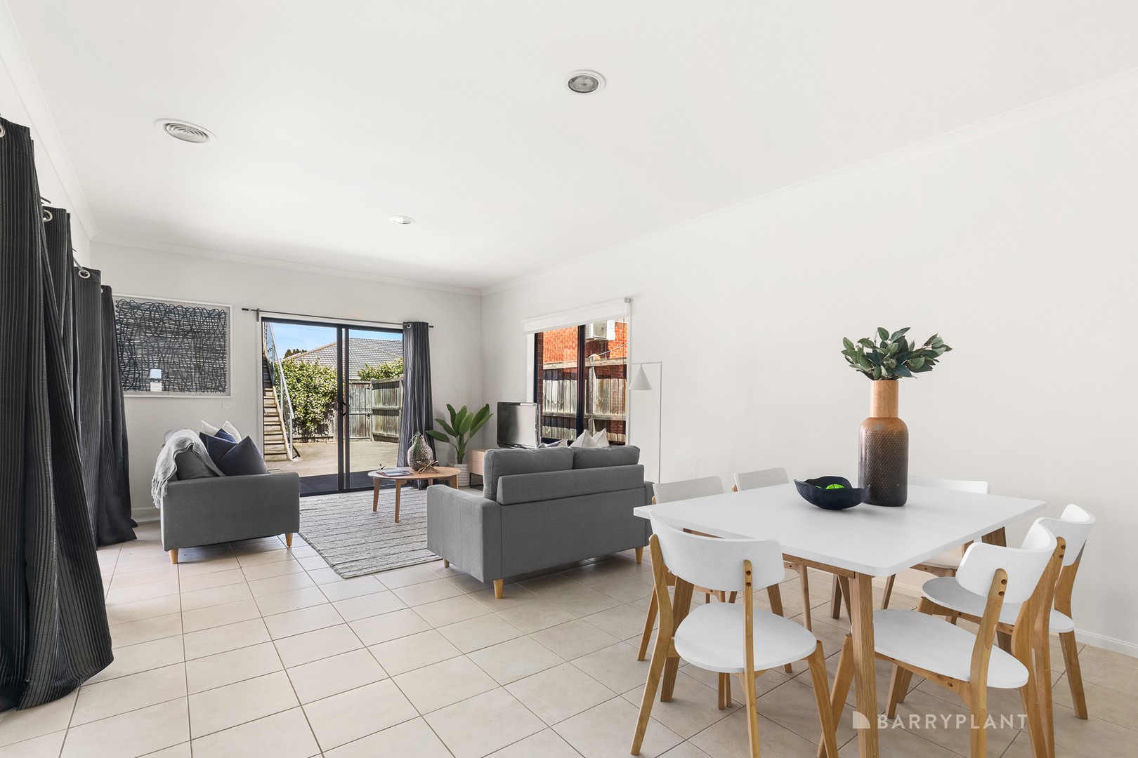 8 Royal Circuit, Point Cook, VIC 3030, Point Cook - Thumbnail 4