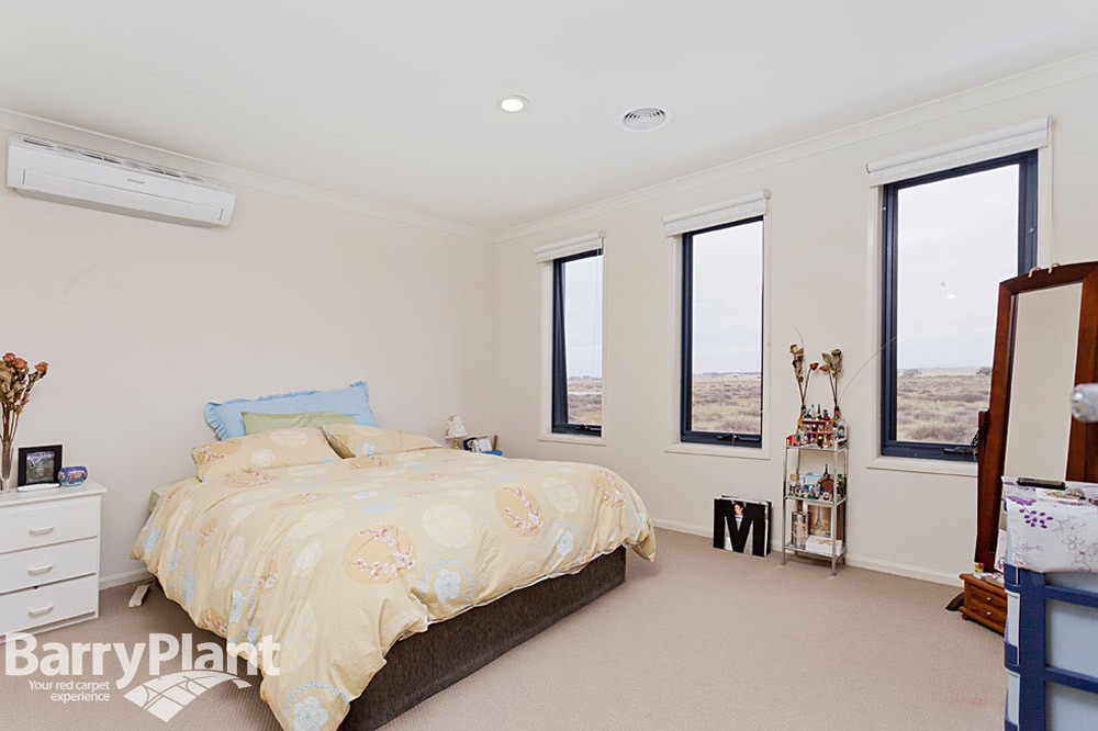 8 Royal Circuit, Point Cook, VIC 3030, Point Cook - Thumbnail 7