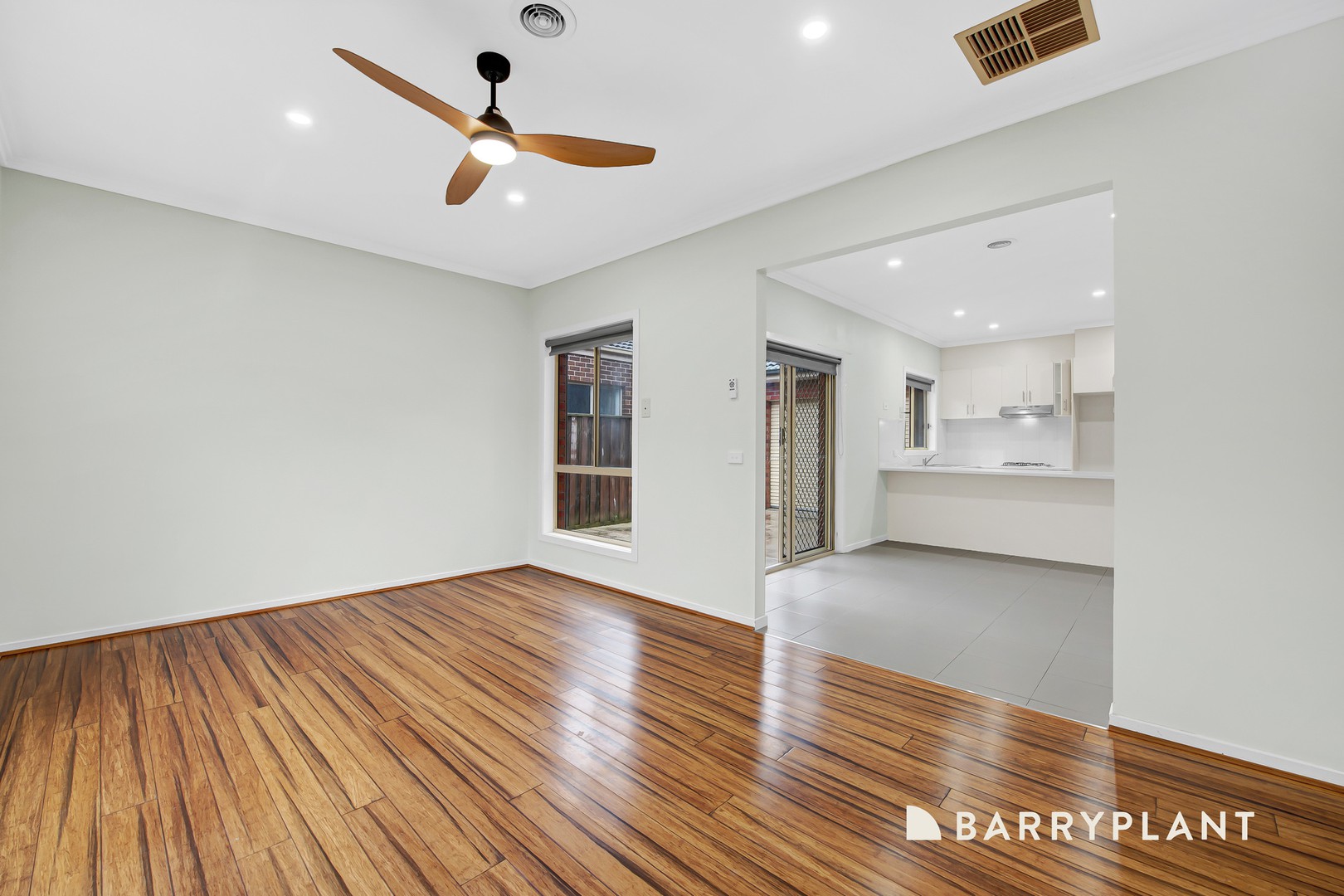 8 Runecrest Terrace, Epping, VIC 3076, Epping - Thumbnail 4