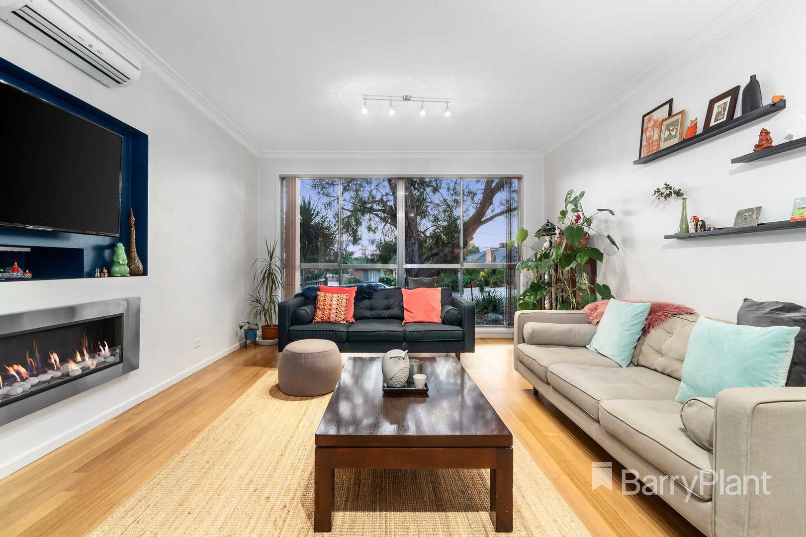8 Sainsbury AvenueGreensborough, VIC 3088, Greensborough - Thumbnail 2