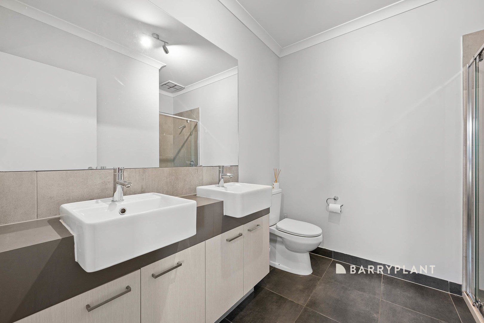 8 Saloon Circuit, Clyde North, VIC 3978, Clyde North - Thumbnail 6