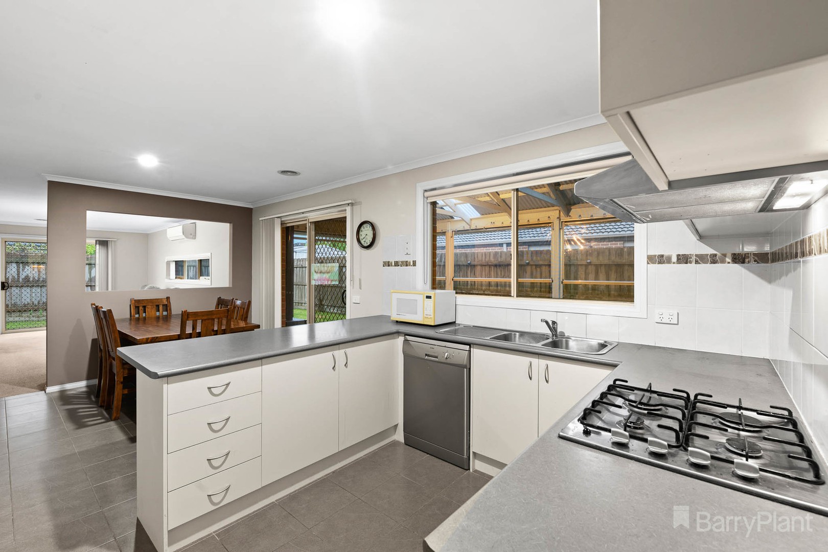 8 Samchelle Place, Pakenham, VIC 3810, Pakenham - Thumbnail 2