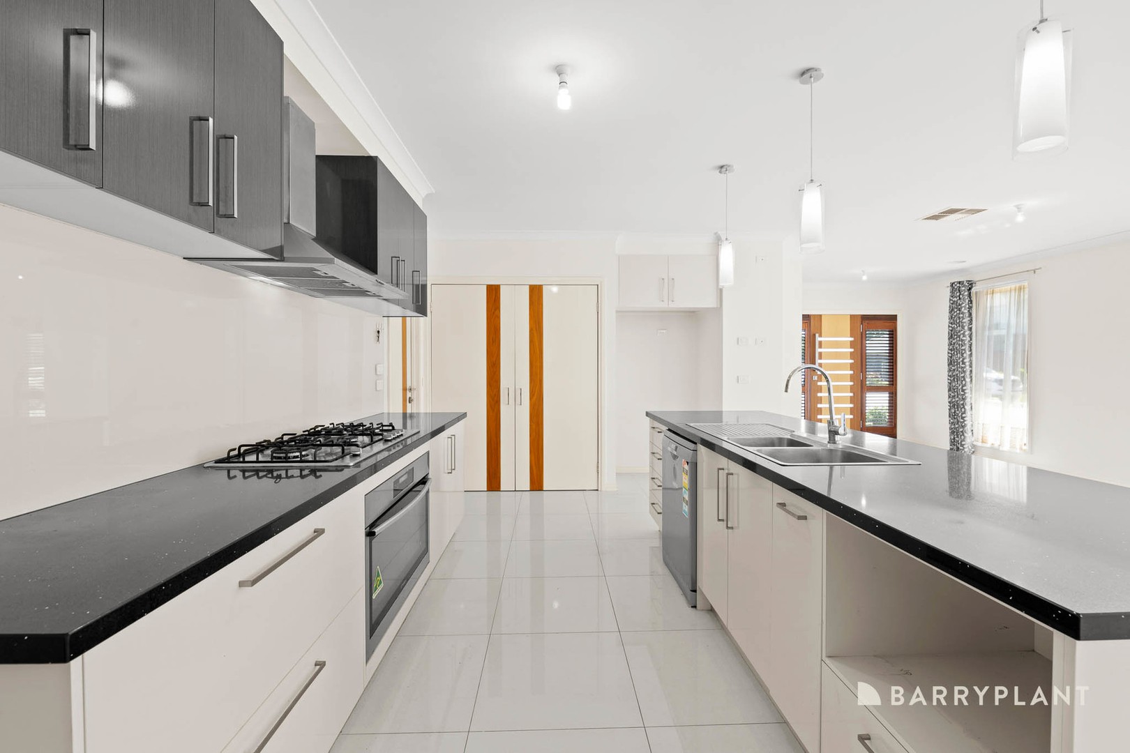 8 Samson Grove, Cranbourne East, VIC 3977 - Thumbnail 1 - 18/01/2024