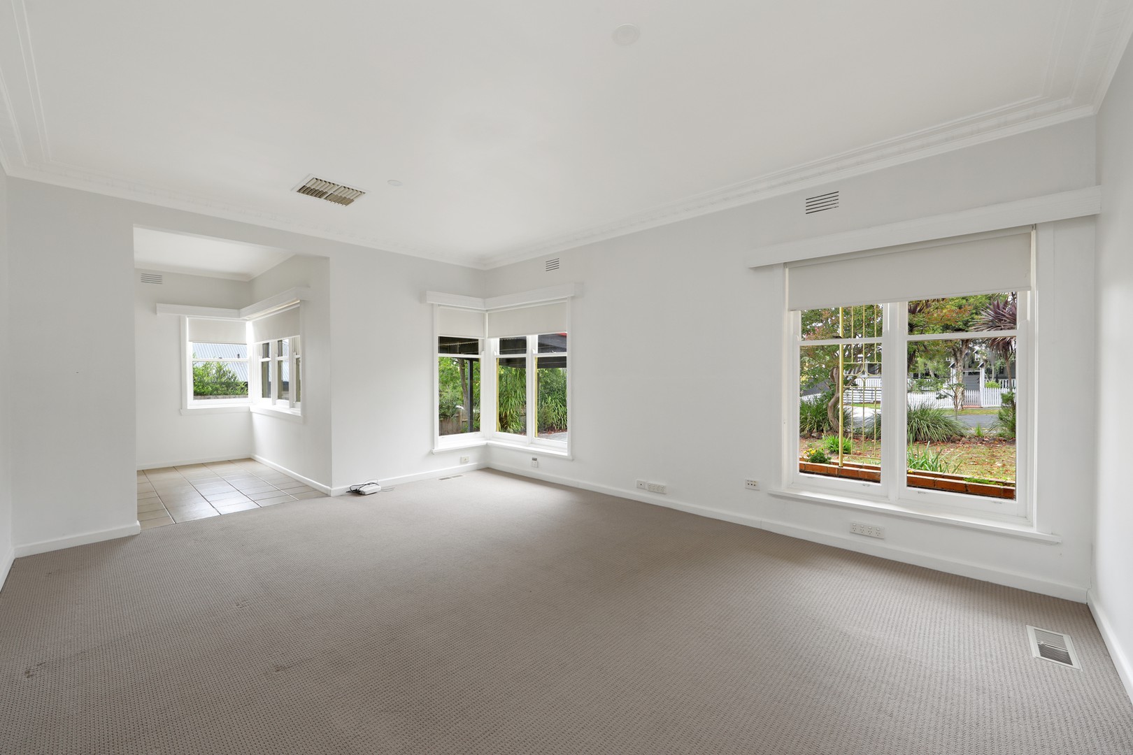 8 Samuel Street, Croydon, VIC 3136 - Thumbnail 1 - 20/03/2025