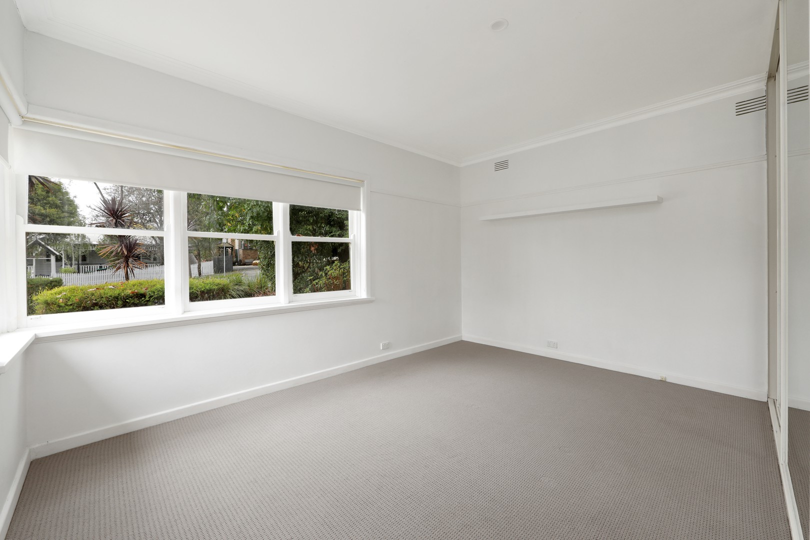 8 Samuel Street, Croydon, VIC 3136 - Thumbnail 2 - 20/03/2025