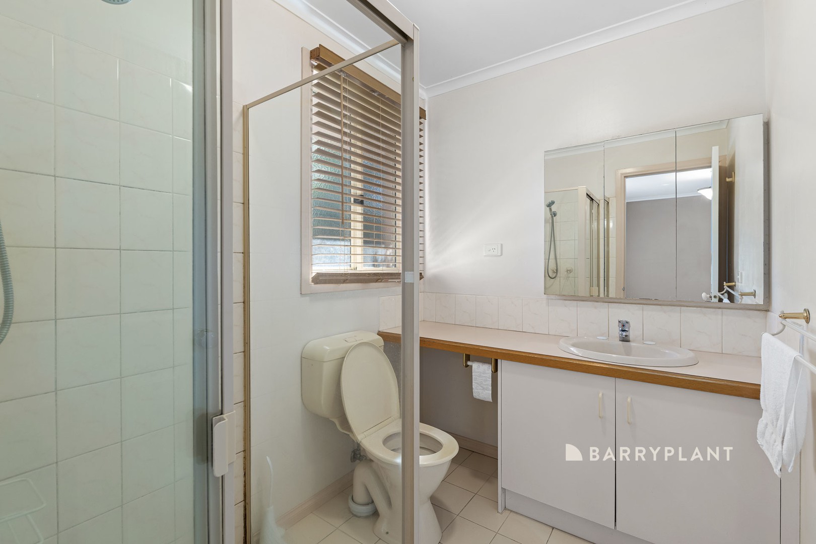 8 Sandalwood Drive, Narre Warren, VIC 3805, Narre Warren - Thumbnail 4