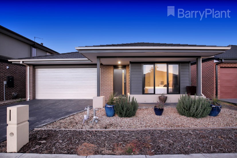 8 Scoria Circuit, Craigieburn, VIC 3064