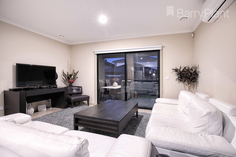 8 Scoria Circuit, Craigieburn, VIC 3064, Craigieburn - Thumbnail 4