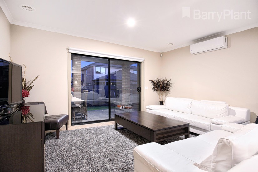 8 Scoria Circuit, Craigieburn, VIC 3064, Craigieburn - Thumbnail 5