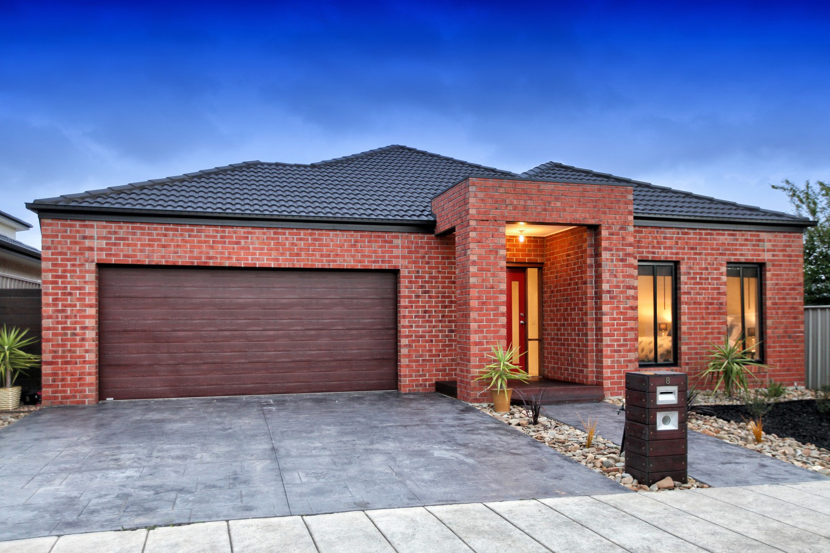8 Scottsdale Court, Craigieburn, VIC 3064, Craigieburn - Thumbnail 2