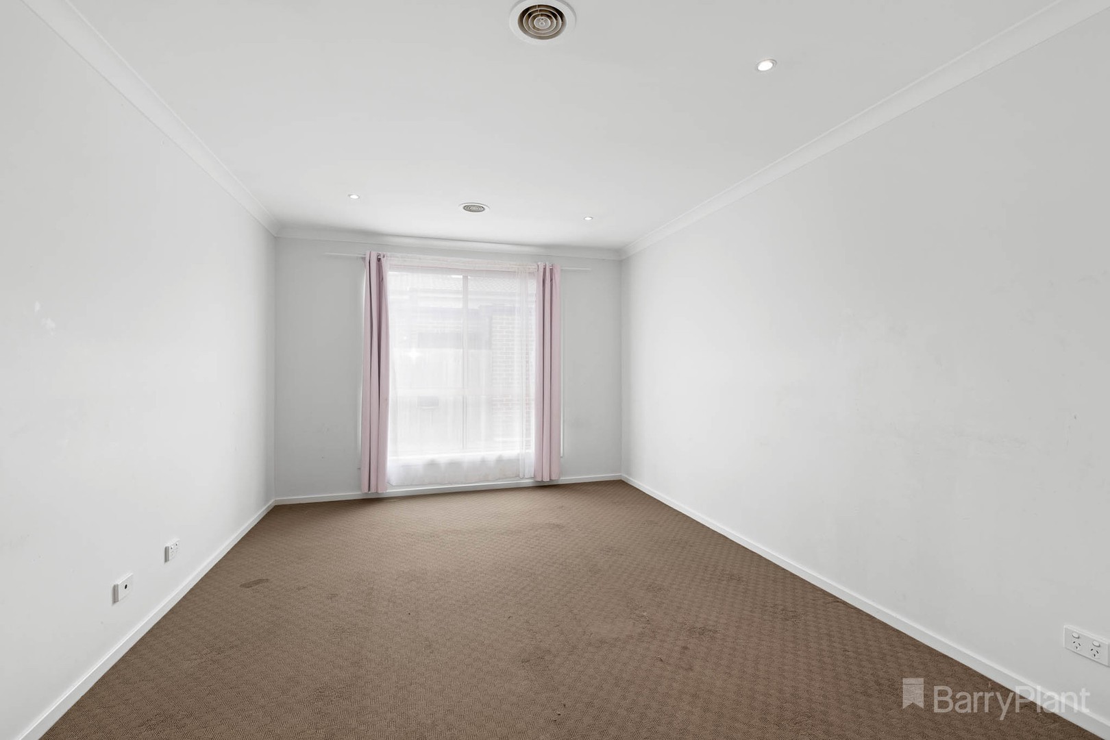 8 Shakespeare Court, Drouin, VIC 3818, Drouin - Thumbnail 2