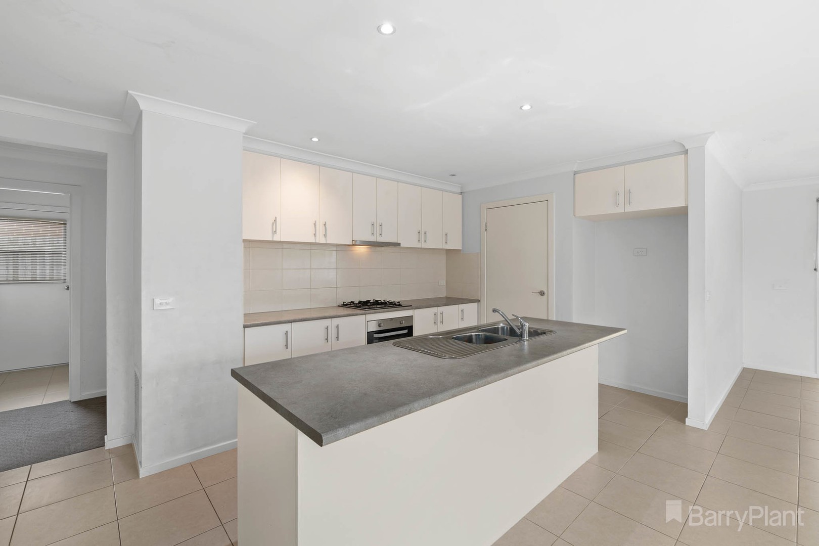 8 Shakespeare Court, Drouin, VIC 3818, Drouin - Thumbnail 3