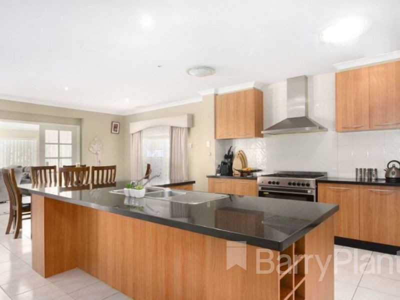8 Sheoak Court, Pakenham, VIC 3810, Pakenham - Thumbnail 3
