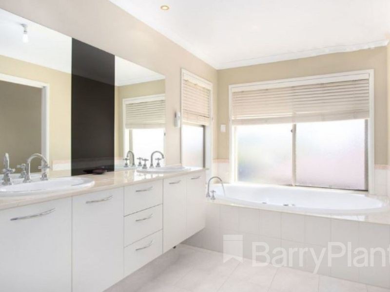 8 Sheoak Court, Pakenham, VIC 3810, Pakenham - Thumbnail 6