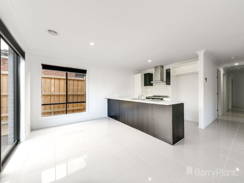 8 Shirley Street, Pakenham, VIC 3810, Pakenham - Thumbnail 2