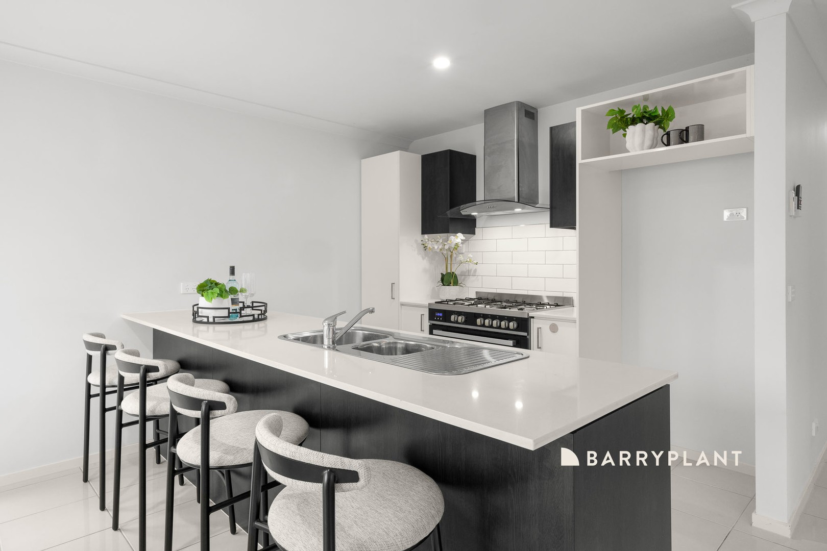 8 Shirley Street, Pakenham, VIC 3810 - Thumbnail 2 - 20/08/2026