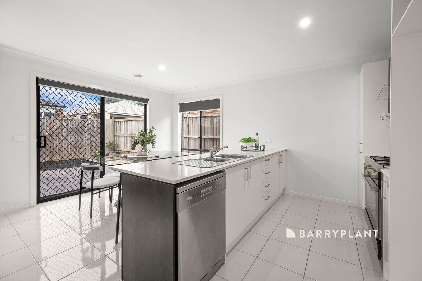 8 Shirley Street, Pakenham, VIC 3810 - Thumbnail 2 - 28/10/2026