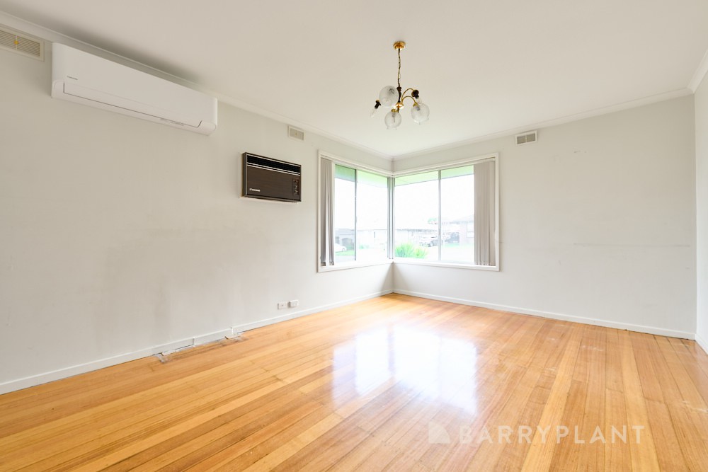 8 Silverton Drive, Noble Park North, VIC 3174 - Thumbnail 2 - 07/08/2026