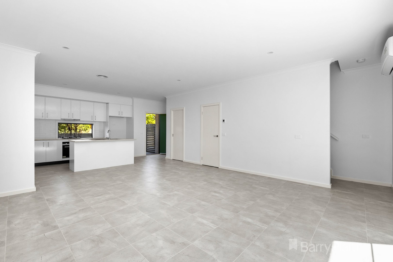 8 Slattery Place, Pakenham, VIC 3810, Pakenham - Thumbnail 5