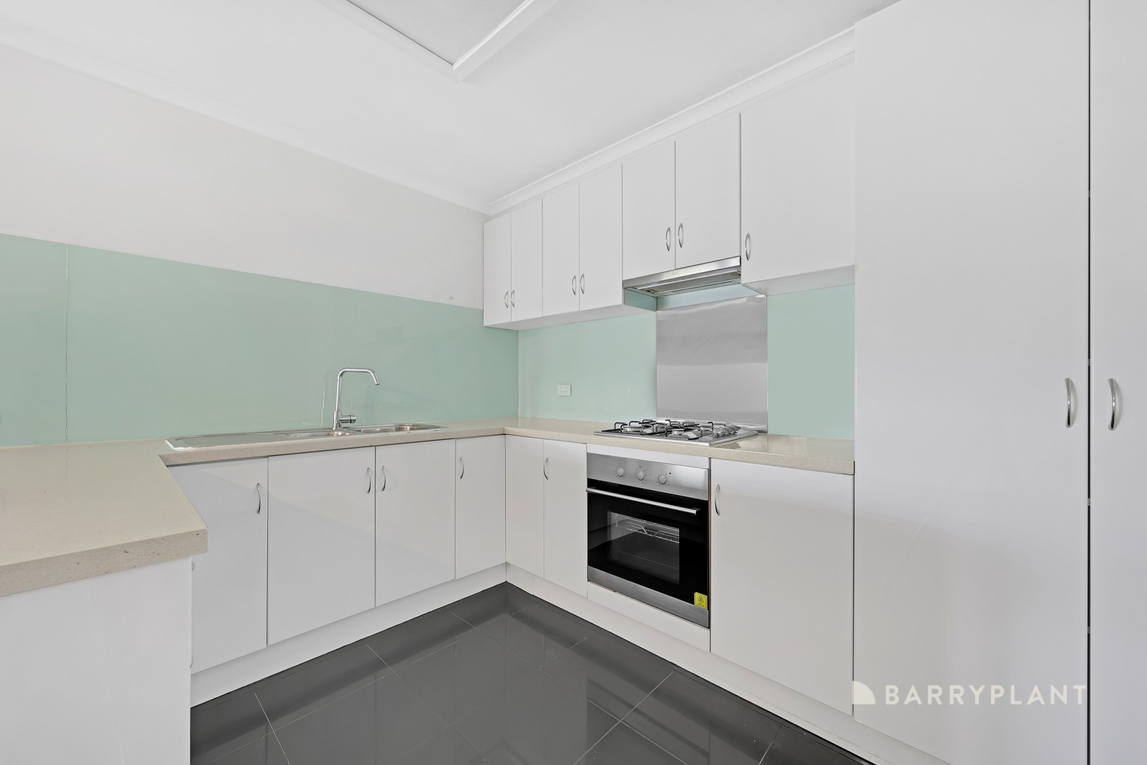 8 Solway Court, Epping, VIC 3076, Epping - Thumbnail 2