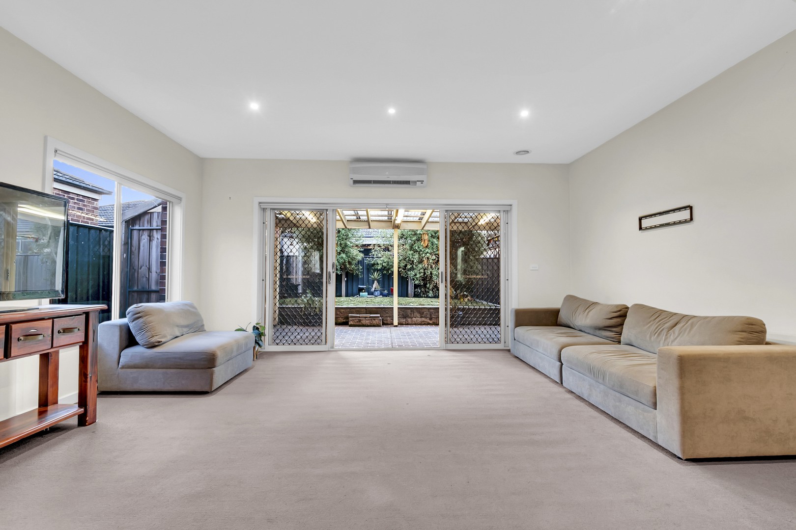 8 Somersby Road, Craigieburn, VIC 3064, Craigieburn - Thumbnail 5
