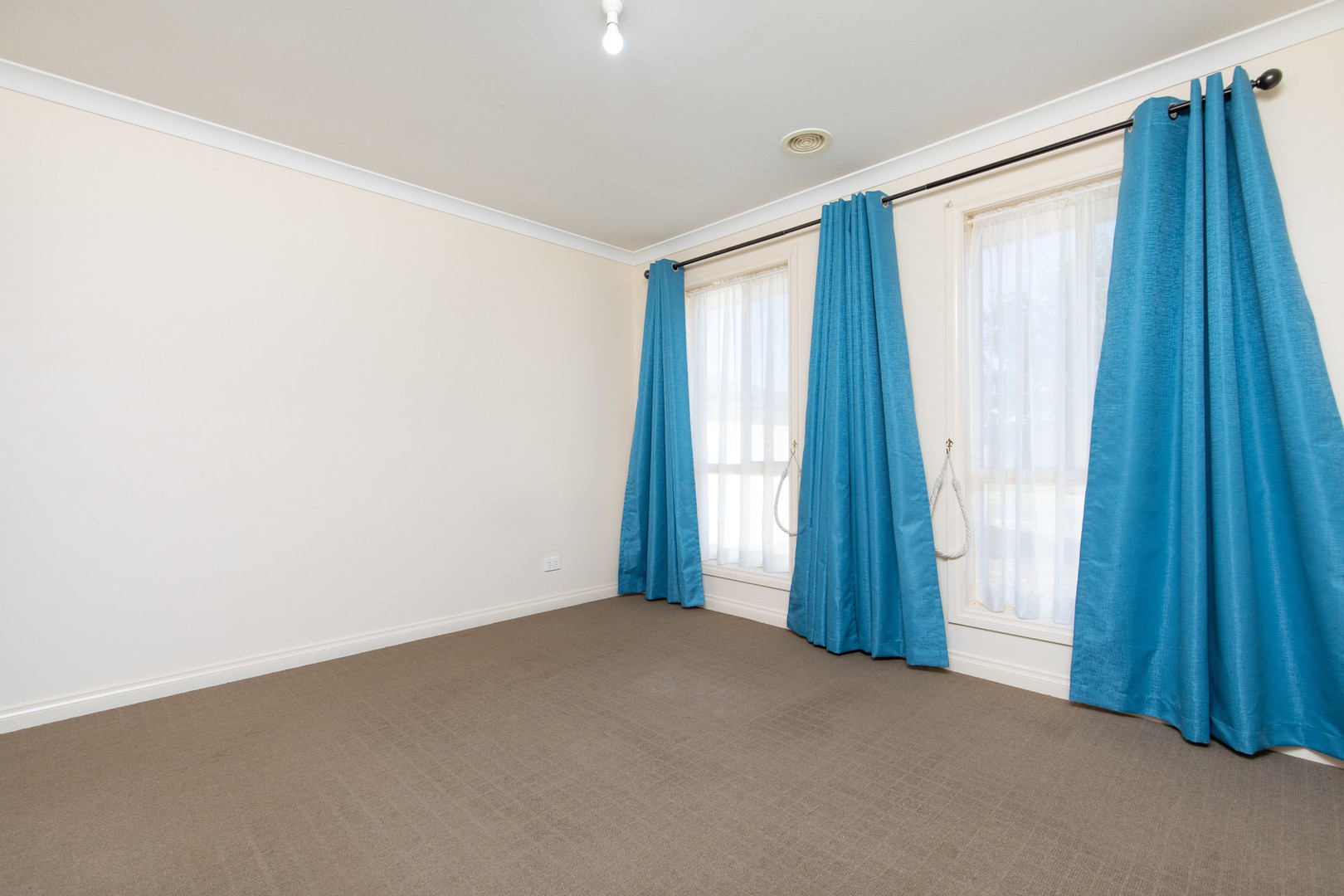 8 Spitfire Court, Mildura, VIC 3500, Mildura - Thumbnail 2