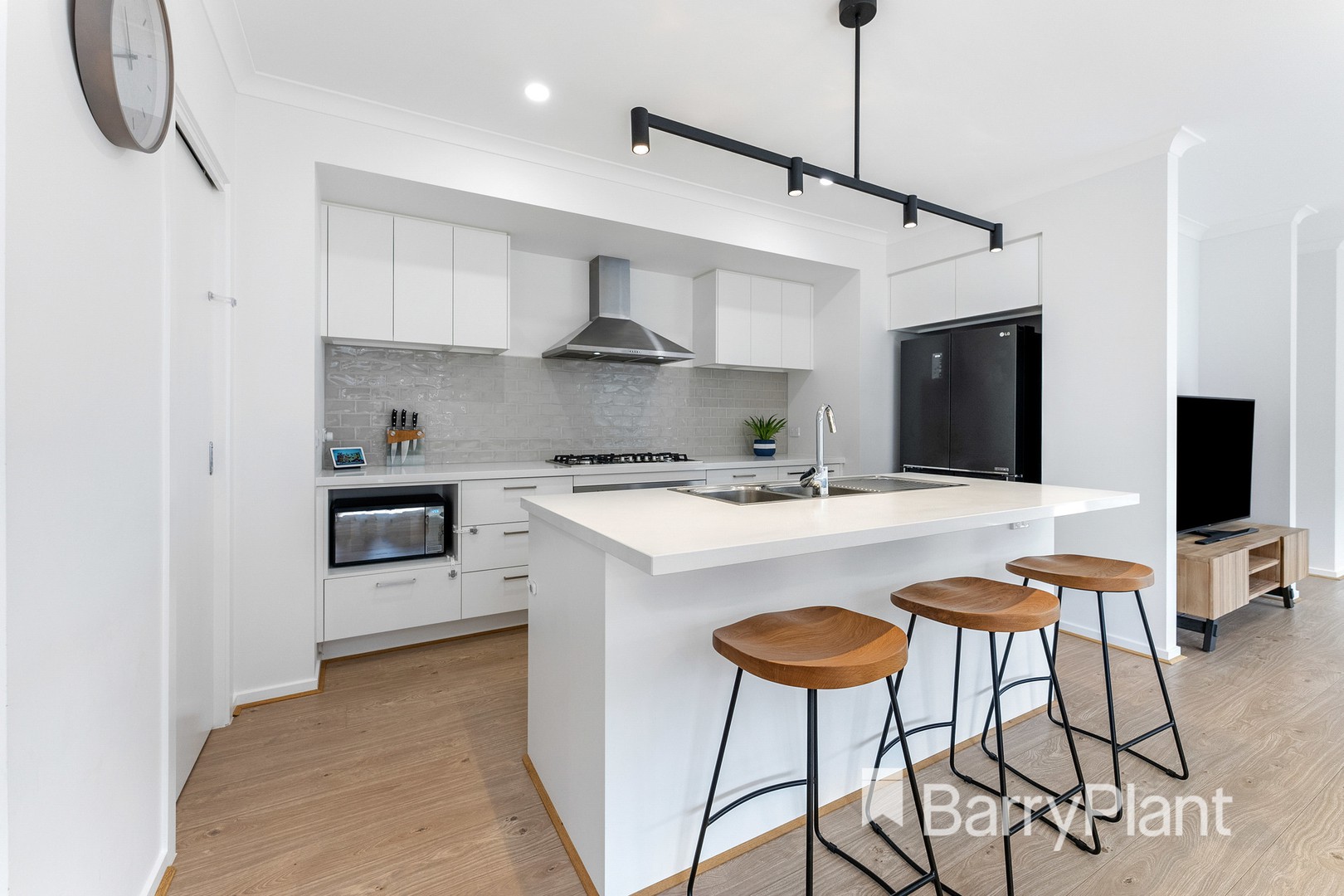 8 Stanmore Crescent, Wyndham Vale, VIC 3024, Wyndham Vale - Thumbnail 2