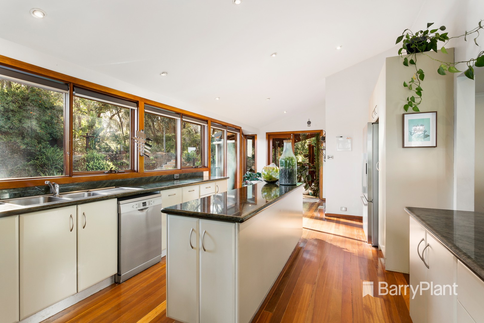 8 Stokes  Place, Eltham, VIC 3095, Eltham - Thumbnail 3