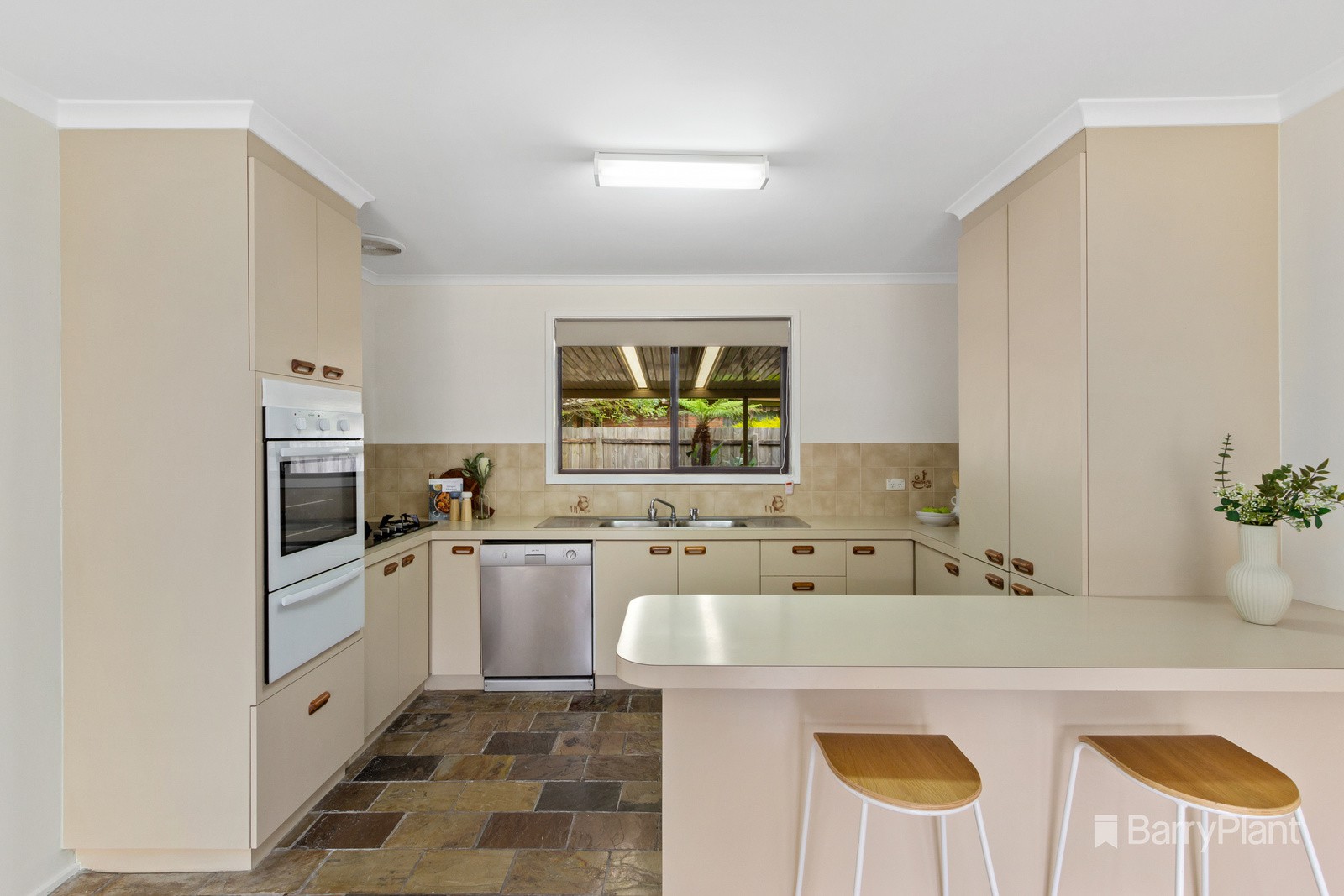 8 Strathmiglo Court, Bayswater North, VIC 3153, Bayswater North - Thumbnail 4