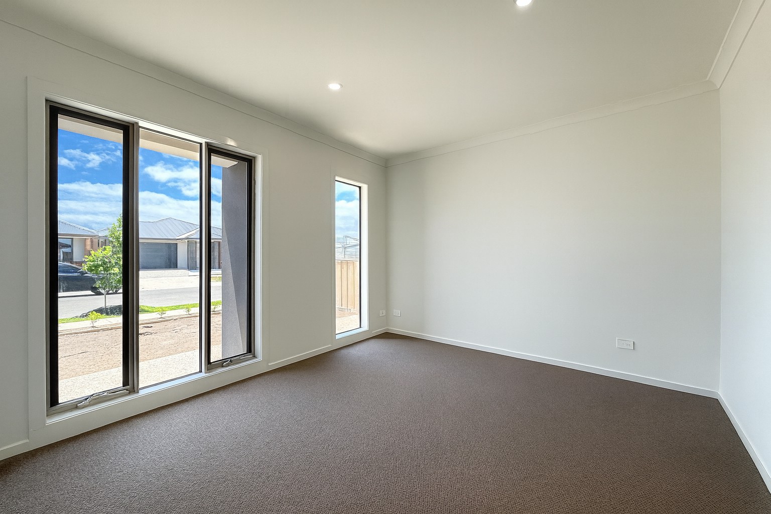 8 Succulent Street, Pakenham, VIC 3810 - Thumbnail 2 - 04/12/2025