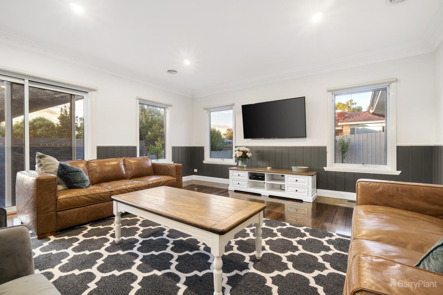 8 Sylvia StreetViewbank, VIC 3084, Viewbank - Thumbnail 2