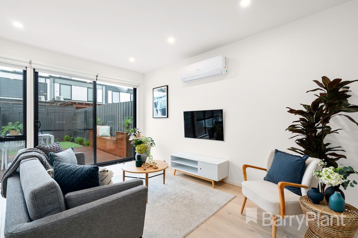 8 Teague Crescent, Braybrook, VIC 3019, Braybrook - Thumbnail 2