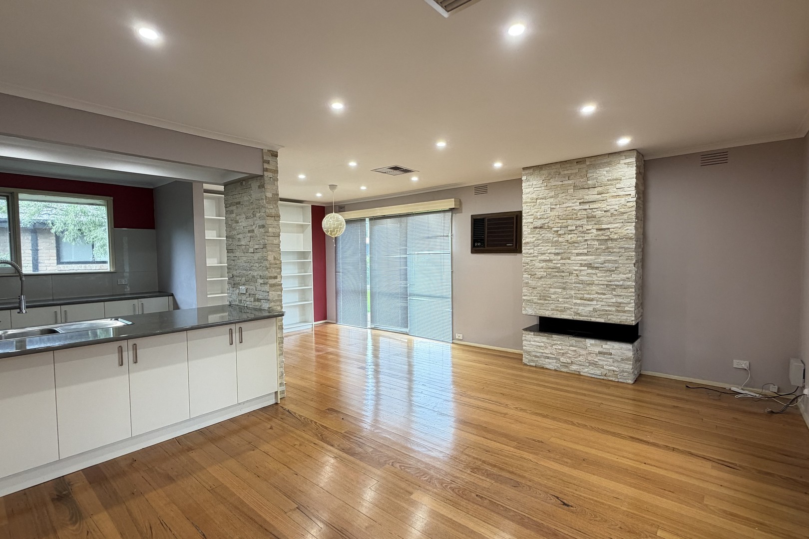 8 Teal Crescent, Lalor, VIC 3075 - Thumbnail 2 - 08/04/2026