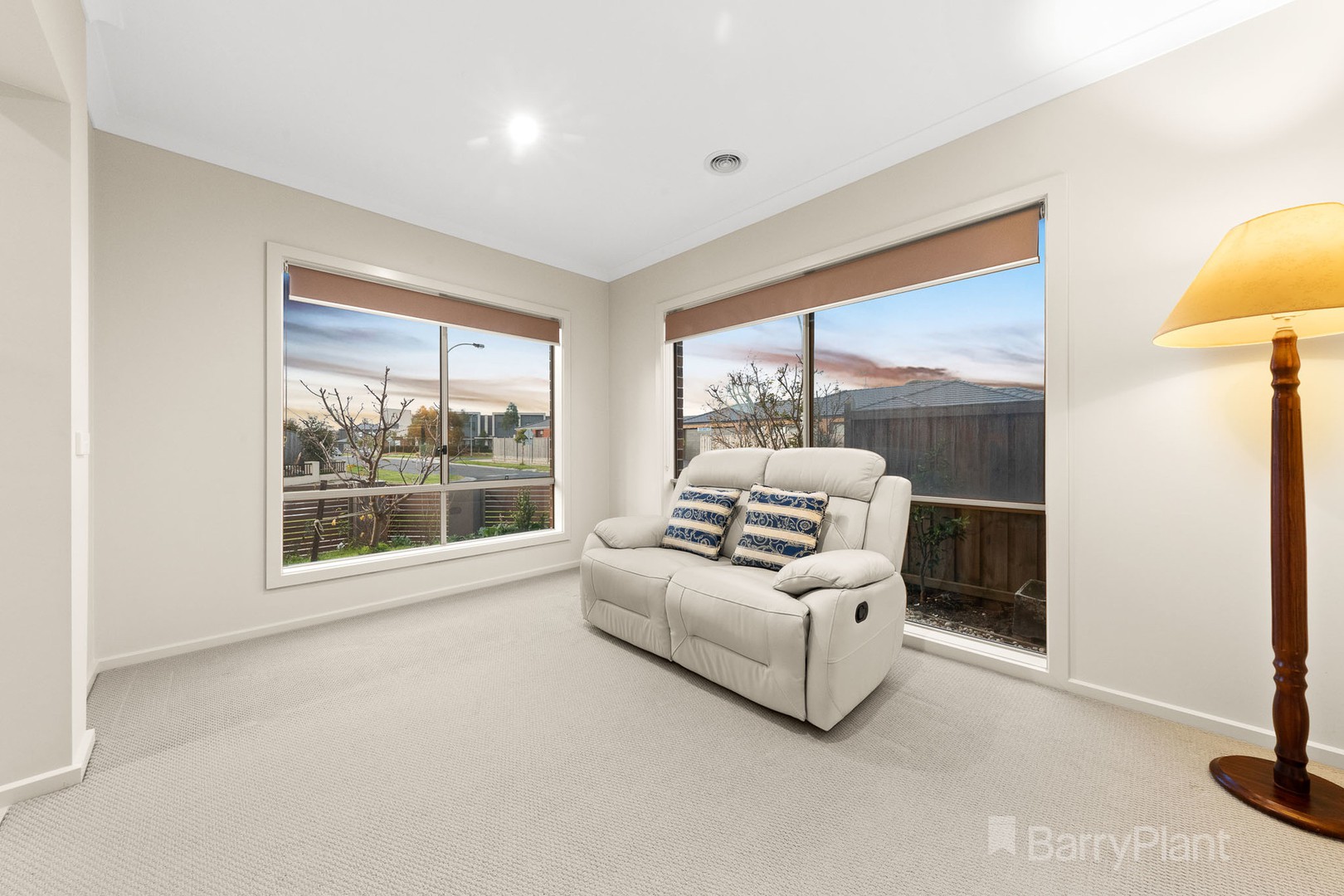8 The Oaks Avenue, Pakenham, VIC 3810, Pakenham - Thumbnail 4