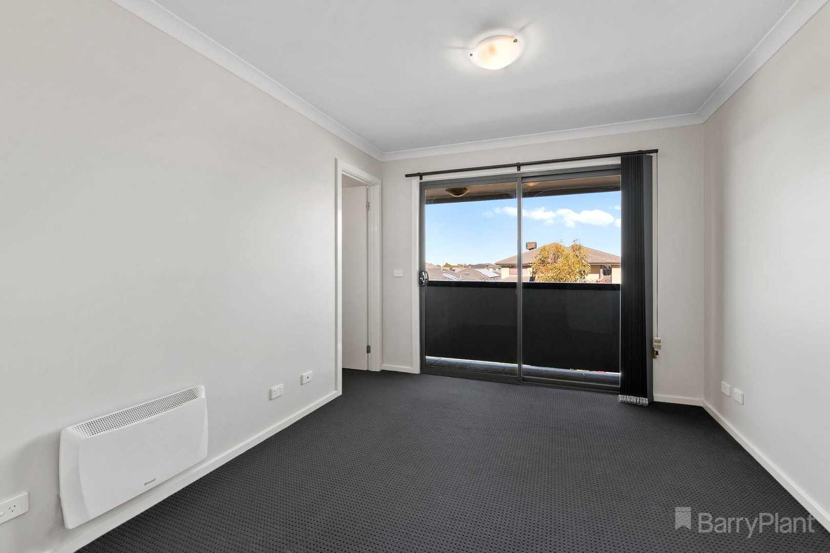 8 Tinnadice RoadCranbourne East, VIC 3977, Cranbourne East - Thumbnail 6